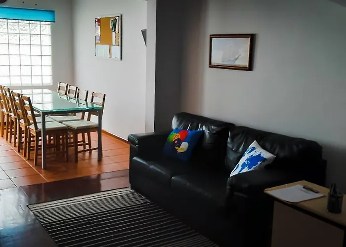 Bed and Breakfast Adamas Πόντα Ντελγκάντα